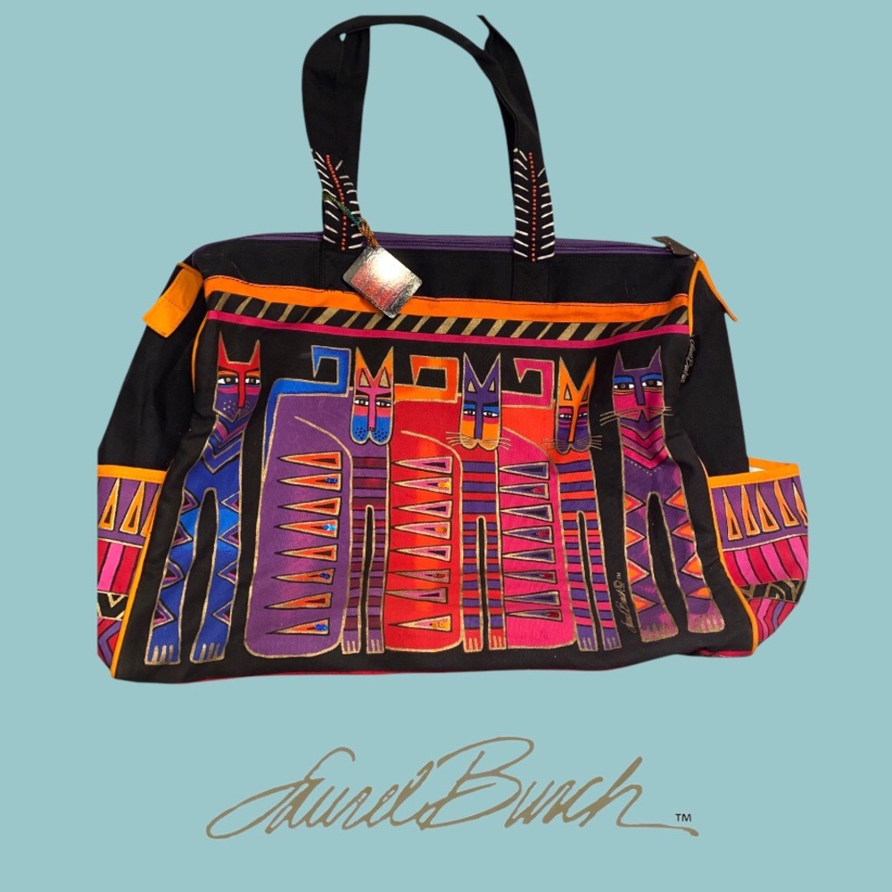 LAUREL BURCH Zippered Duffle Travel Bag.
